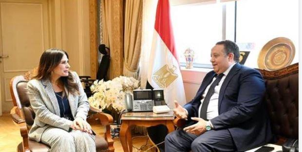 وزيرة الإسكان تبحث مع نقيب المهندسين سبل تعزيز التعاون المشترك 
