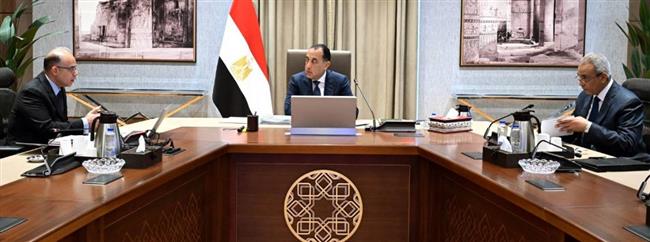 رئيس الوزراء يستعرض مع وزير الاستثمار والتجارة الخارجية عددا من ملفات العمل