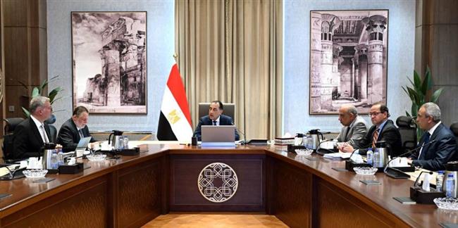 مدبولي يتابع خطة تأمين الوقود وتشغيل الكهرباء استعدادًا لصيف 2026