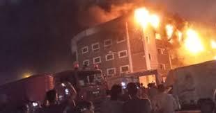   السيطرة على حريق داخل مصنع ملابس بقرية دير أبو حنس في المنيا