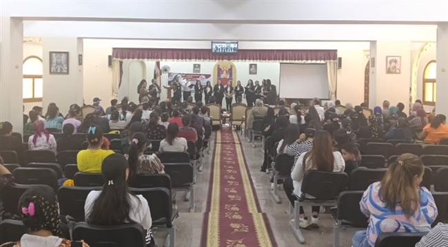 محافظ أسيوط: تسليم شهادات محو الأمية للمتحررين من الأمية 