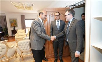   محافظ أسيوط يستقبل سفير كندا ووفد منظمة إنقاذ الطفل استعدادًا لإطلاق مشروع "مسارات"