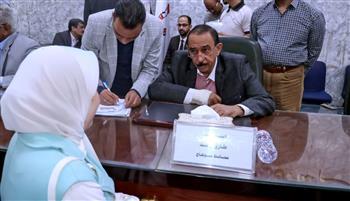 محافظ سوهاج يعقد اللقاء الجماهيري الأسبوعي لبحث مطالب المواطنين وحل مشكلاتهم