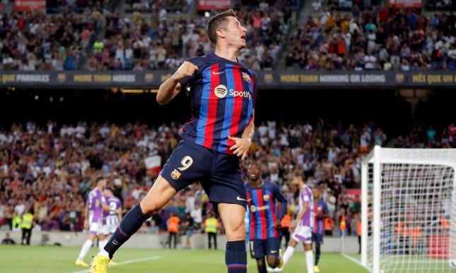 ليفاندوفسكي يقود هجوم برشلونة ضد ألافيس في الدوري الإسباني