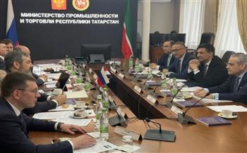   وزير الصناعة يبحث مع نائب وزير الصناعة الروسي تسريع تنفيذ المنطقة الصناعية الروسية
