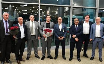   الكونفدرالية .. الزمالك يستقبل بعثة اتحاد العاصمة الجزائري بالورود