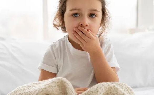أسباب السعال أثناء النوم عند الأطفال وكيفية التعامل معه