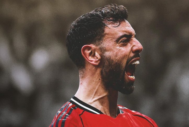 برونو فيرنانديز يتوج بجائزة لاعب الموسم في مانشستر يونايتد
