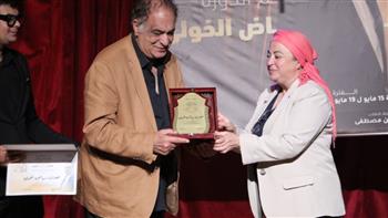   بالصور.. تكريم الفنان رياض الخولي في افتتاح مهرجان المسرح العالمي