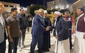 محافظ مطروح يودّع 315 حاجا من ضيوف الرحمن إلى الأراضي المقدسة