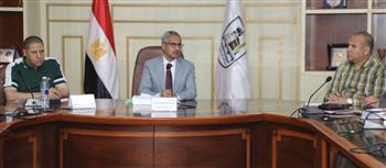 محافظ بني سويف يتابع ملفات التصالح والتقنين