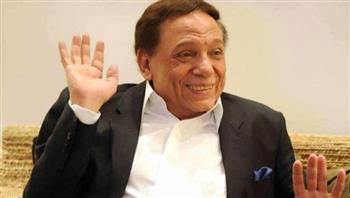   الجانب الإنساني في حياة عادل إمام.. مواقف لا يعرفها الجمهور تكشف وجه الزعيم بعيدا عن الأضواء