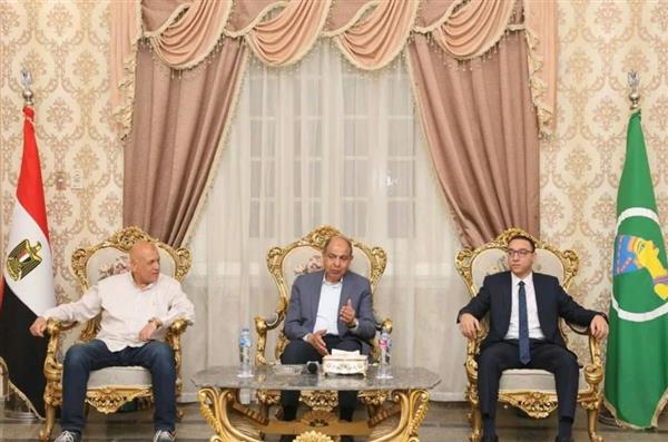 محافظ المنيا يستقبل نائب وزيرة الإسكان لمتابعة مشروعات مياه الشرب والصرف الصحي