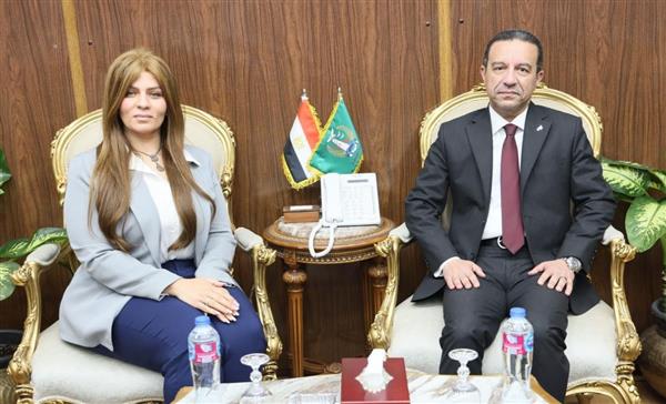 محافظ المنوفية يستقبل وفد البنك الزراعي لتعزيز أوجه التعاون
