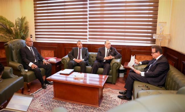 وزير الصحة يستقبل نقيب المحامين لبحث تعزيز الرعاية الصحية لـ600 ألف محام وأسرهم