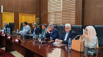   نائب محافظ البحر الأحمر يبحث آليات تسريع ملفات التصالح والتقنين