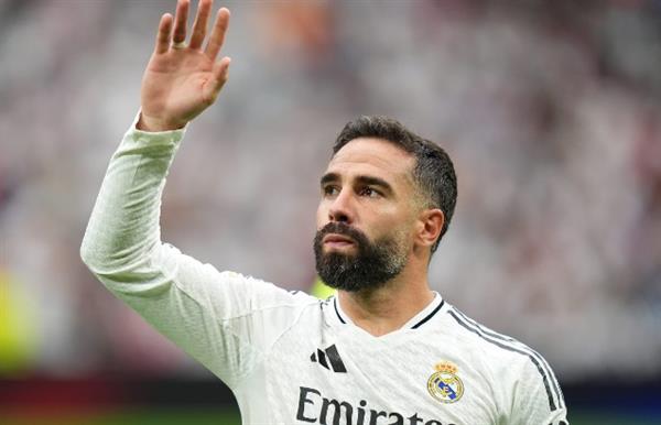 رسميًا.. ريال مدريد يعلن رحيل داني كارفاخال بنهاية الموسم الحالي