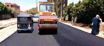   بني سويف تواصل رفع كفاءة الطرق