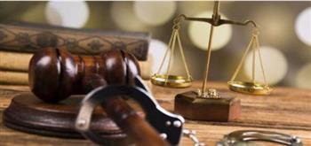 الحبس سنة لموظف  بتهمة تزوير شهادة مرضية للحصول على إجازة من جهة عمله