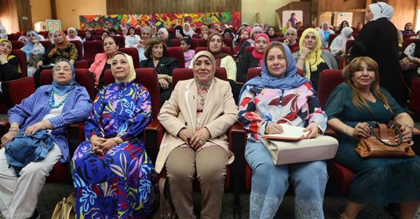 ندوة توعوية حول أضرار المخدرات والمسؤولية الجنائية والتأديبية للتعاطي