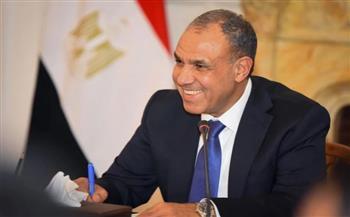 وزير الخارجية يتوجه إلي لندن