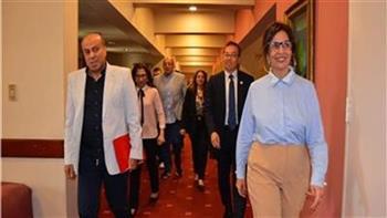 وزيرة الثقافة تتابع خطط تطوير دار الأوبرا وتتفقد المسرح الكبير