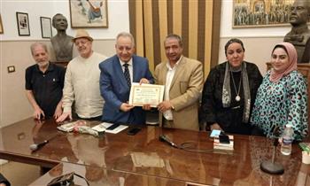   "تناسخ الألم".. شهادة الشاعر العراقي عبد المنعم حمندي عن "بغداد ودمشق وغزة وبيروت"