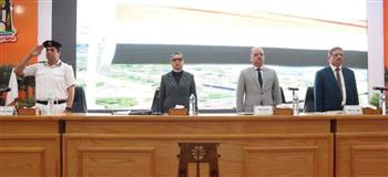   محافظ الوادي الجديد يكرم مدربي «سيسكو» ويشيد بتفوق الطلاب رقميًا