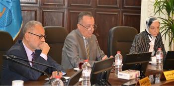 مجلس الدراسات العليا بجامعة الإسكندرية يناقش إدراج الشهادات المصغرةضمن منظومة الدراسات العليا