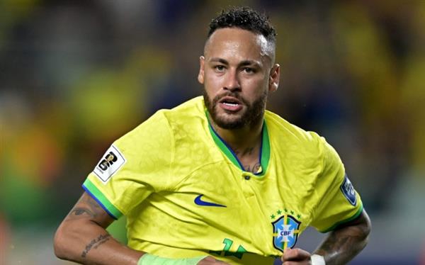 نيمار: سنقاتل لإعادة كأس العالم إلى البرازيل