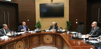   الدكتور حسين عيسى يستعرض مع وزير النقل موقف مشروع القطار الكهربائي السريع