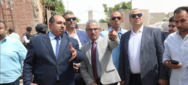 محافظ بني سويف يتابع حريق مصنع بالمنطقة الصناعية ويدفع بالدعم الكامل