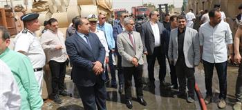   محافظ بني سويف يتابع جهود  السيطرة على حريق بمصنع ببياض العرب دون خسائر في الأرواح