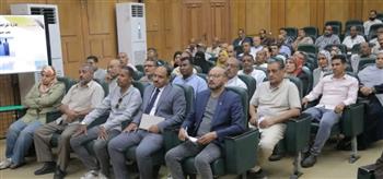   محافظ قنا ورئيس الرقابة الإدارية يشهدان ندوة موسعة لتطوير الحوكمة والمراجعة الداخلية 