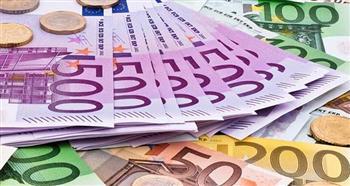 استقرار نسبي يسيطر على سعر اليورو اليوم