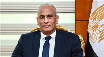 محافظ كفرالشيخ يتابع أعمال تبطين وتكاسي طريق المنشية - الزهراء بمركز بلطيم