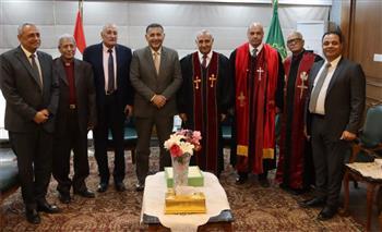 محافظ القليوبية يستقبل وفد الكنيسة الإنجيلية للتهنئة بعيد الأضحى المبارك
