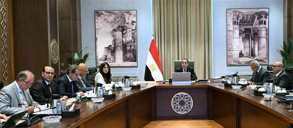 رئيس الوزراء يتابع جهود تنفيذ الخطة الاستراتيجية لتحلية مياه البحر