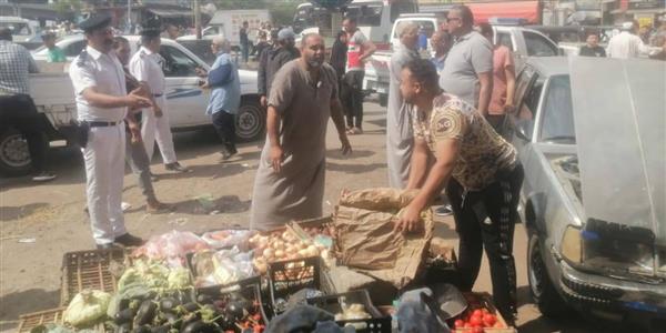 محافظ الدقهلية يتابع حملة مكبرة لإزالة الإشغالات بحي غرب المنصورة