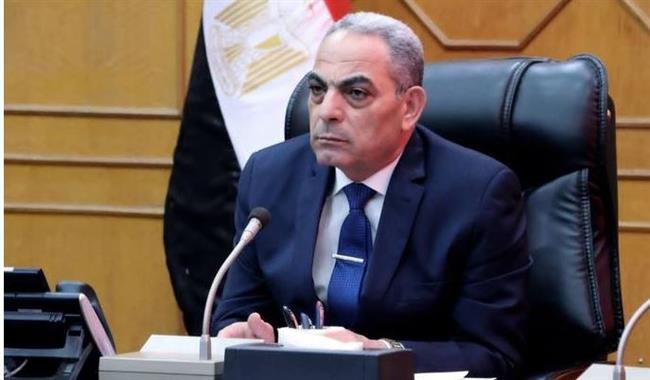 محافظ الإسماعيلية يشيد بجهود احتواء أزمة الكلور خلال ساعات