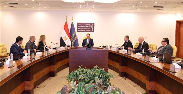 وزير الاتصالات يبحث مع "فاوندإيفر" العالمية تعزيز استثماراتها وخططها التوسعية في مصر