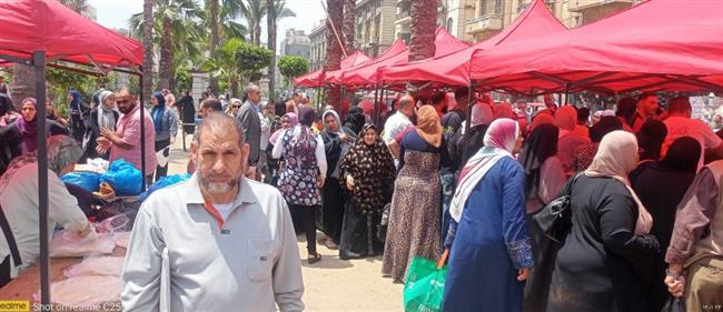 الإسكندرية تُكثّف إقامة أسواق اليوم الواحد لتوفير السلع للمواطنين استعدادًا للعيد