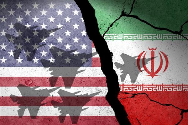 أكسيوس: إيران طالبت بالإفراج الفوري عن أموالها المجمدة ورفع العقوبات وواشنطن تشترط تنازلات إيرانية ملموسة