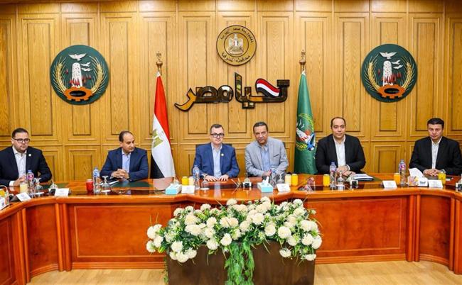 وزير التخطيط يعقد لقاءً مع محافظ المنوفية لمناقشة الخطة الاستثمارية وجهود التنمية