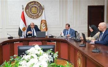 وزير العمل يعلن الانتهاء من فحص أوراق 4 لجان عمالية تمهيدًا لاعتمادها