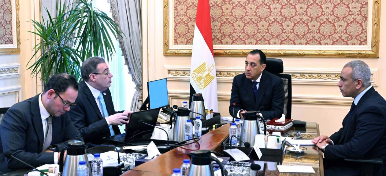 رئيس الوزراء يتابع مع رئيس التنظيم والإدارة مستجدات الإصلاح الإداري
