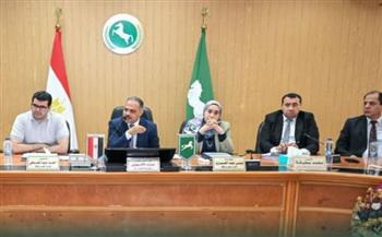   محافظ الشرقية يستعرض آليات التعامل الحضاري مع الكلاب الضالة 
