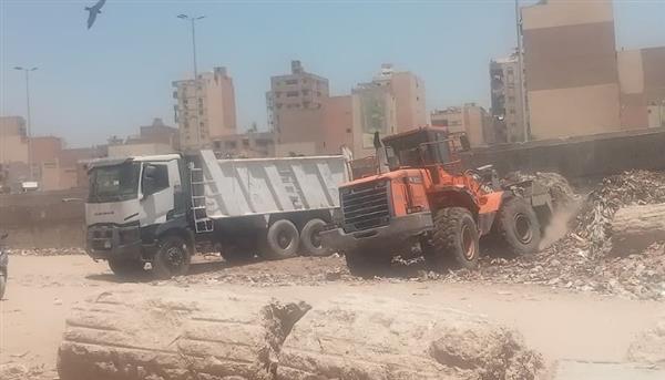 محافظ الجيزة يوجه برفع القمامة من دائرى المنيب