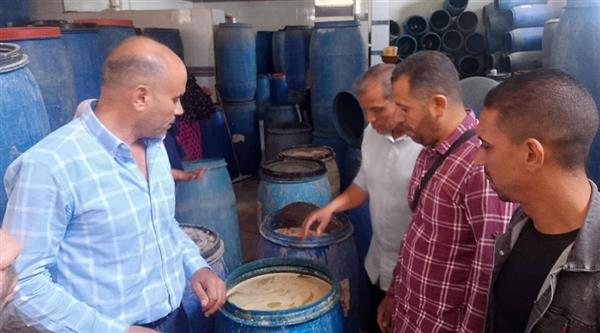 المنيا.. غلق وتشميع مصنع مخللات مخالف بسمالوط غير صالحة للاستهلاك الآدمي
