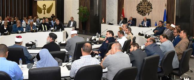 محافظ أسوان يعلن خطة متكاملة لتأمين احتياجات المواطنين خلال عيد الأضحى